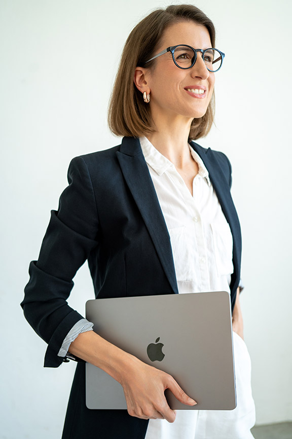 Commercial Miriam Korczak